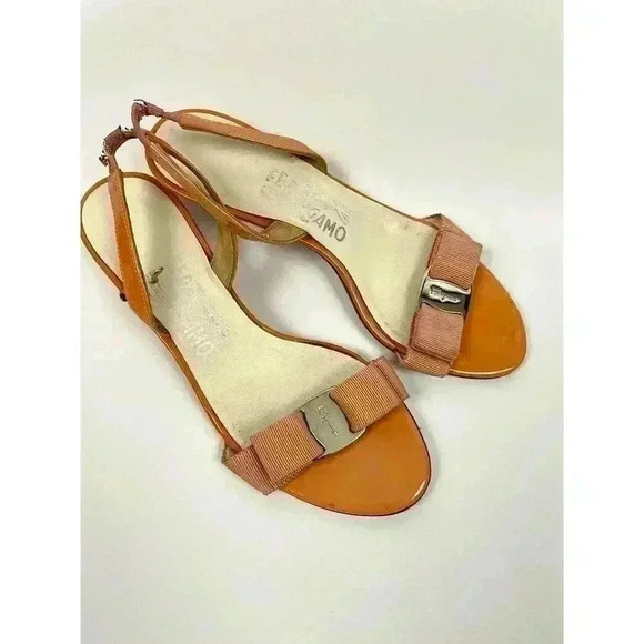 VTG Salvatore Ferragamo Leather Sandals Sz 6 Made in Italy Metal Bow Accent - Picture 7 of 7